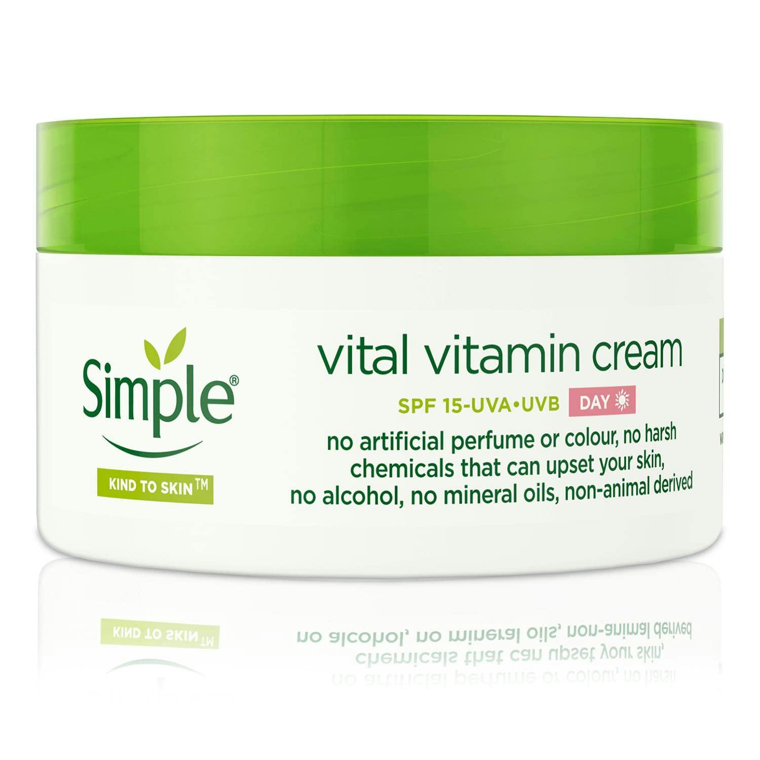 Денний вітамінний крем для обличчя Simple Kind to Skin Vital Vitamin Day Cream SPF 15